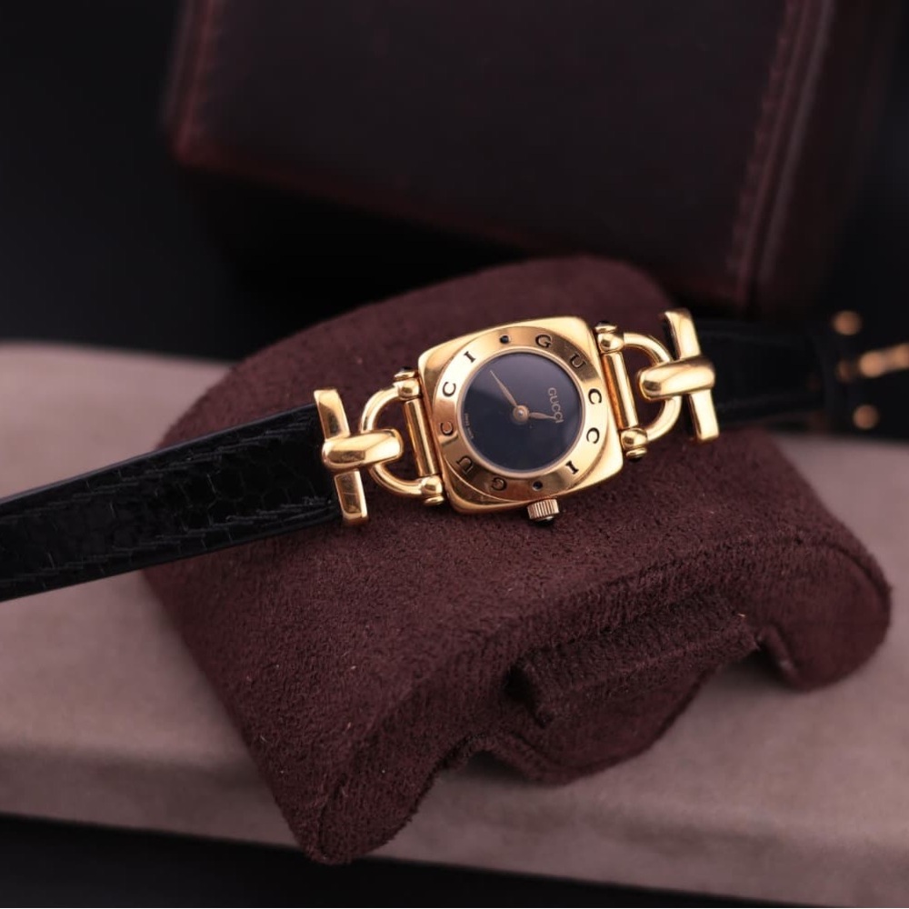 Vtg 1990s Gucci Diamantissima 6300L Watch 
Gold-Plated case w/ horsebit lugs - Picture 3 of 13
